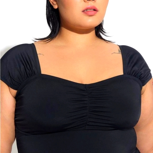 ❤️NWT VINTAGE TORRID WIRELESS RUCHED SWIMSUIT - CAP SLEEVES - TUMMY CONTROL PLUS - Picture 12 of 16